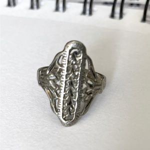 Little art nouveau vintage silver ring size 6